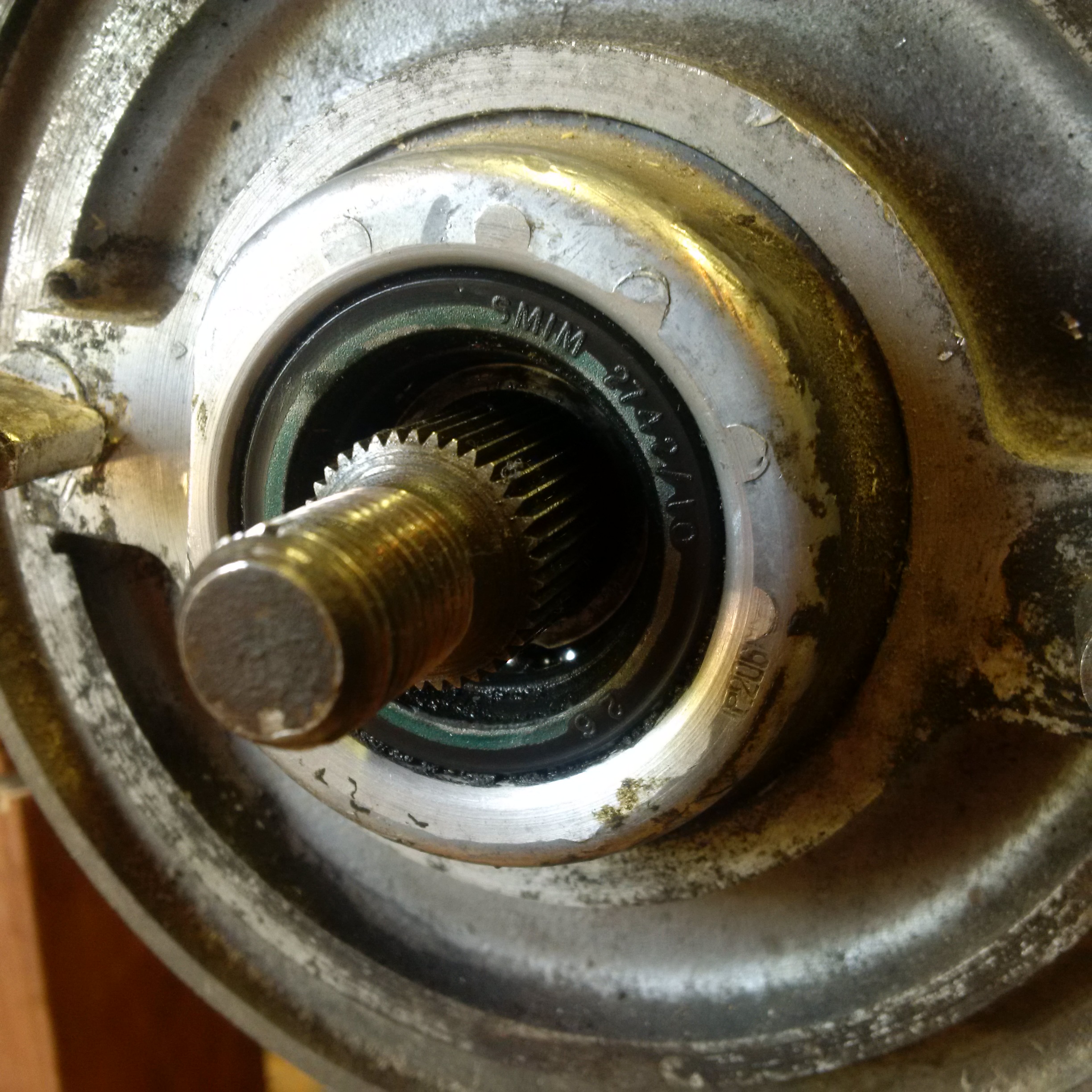 rear.hub.seal.jpg